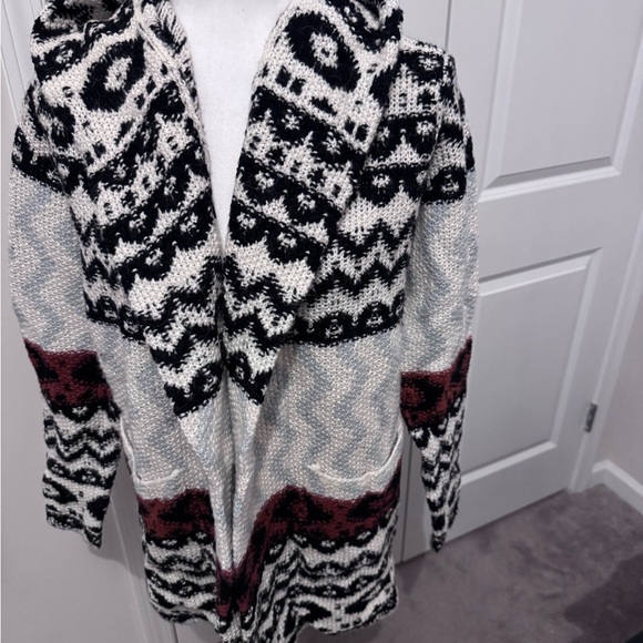 Abercrombie & Fitch Black and Cream Knit Cardigan - Picture 2 of 4